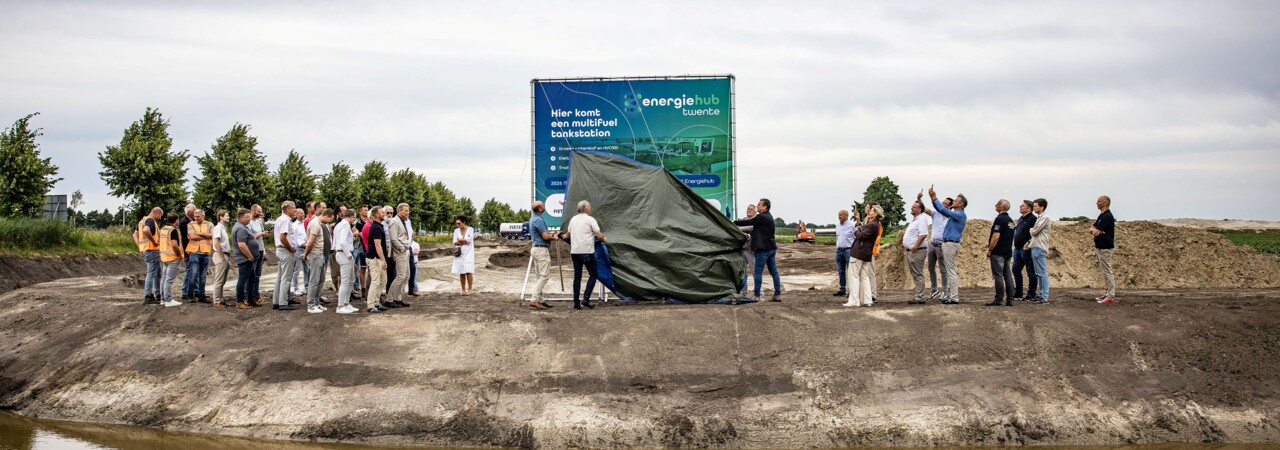 Onthulling bouwdoek